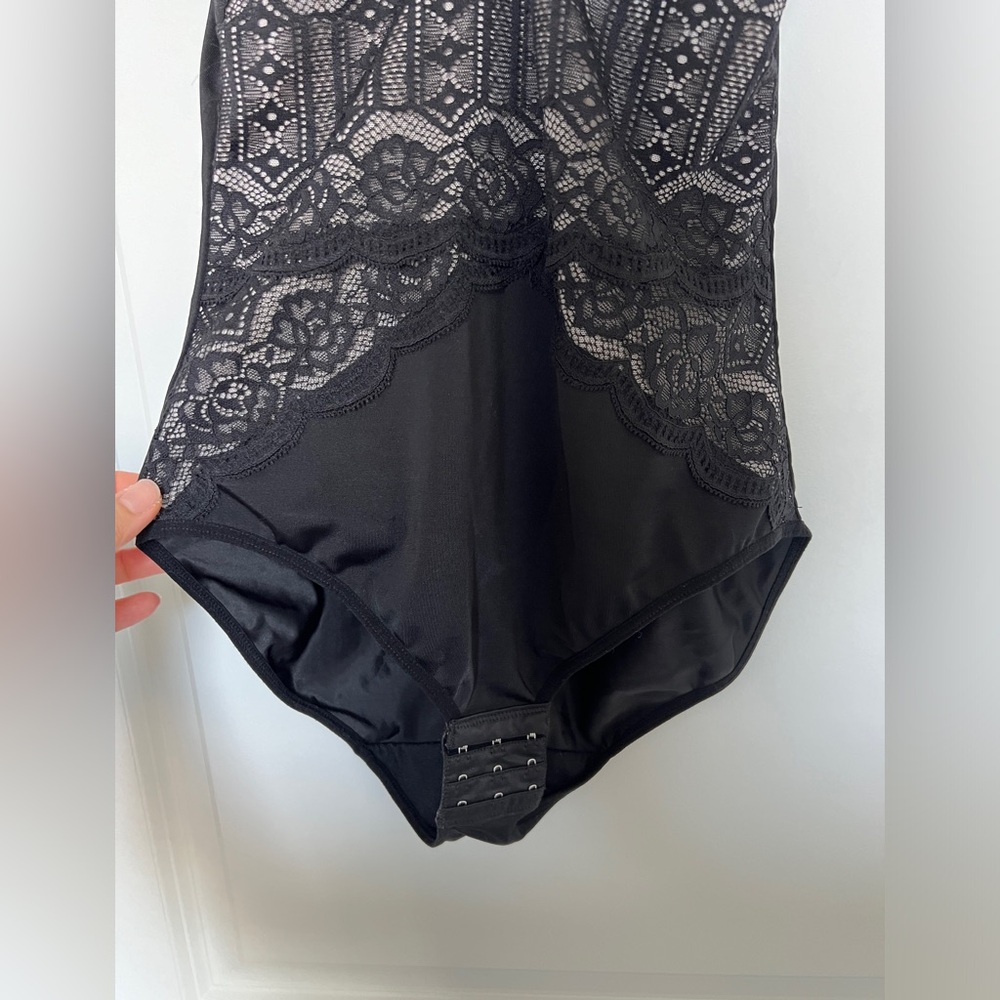 Lace bodysuit - Picture 3 of 4